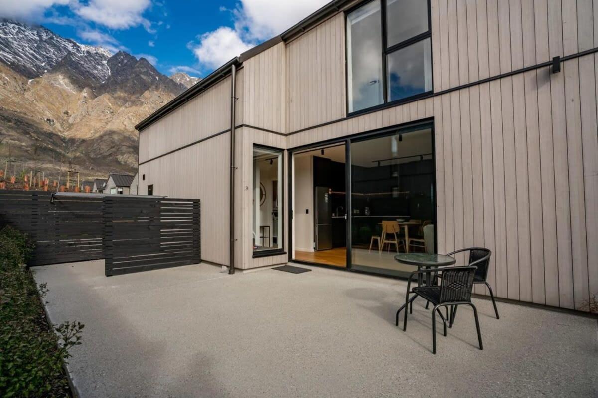 Nestled Below The Remarkables Queenstown Bagian luar foto