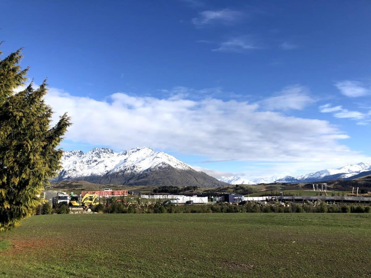 Nestled Below The Remarkables Queenstown Bagian luar foto