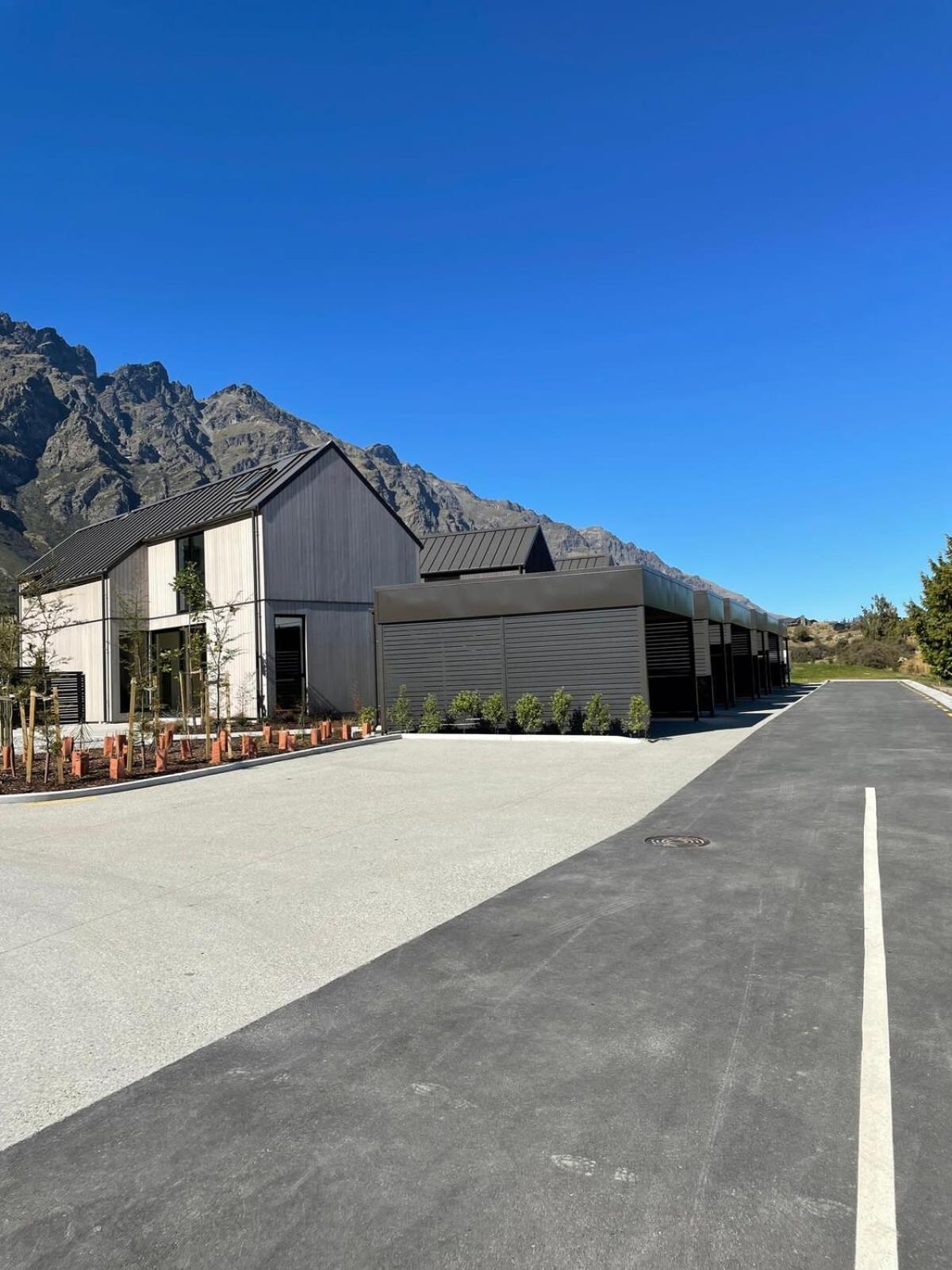 Nestled Below The Remarkables Queenstown Bagian luar foto
