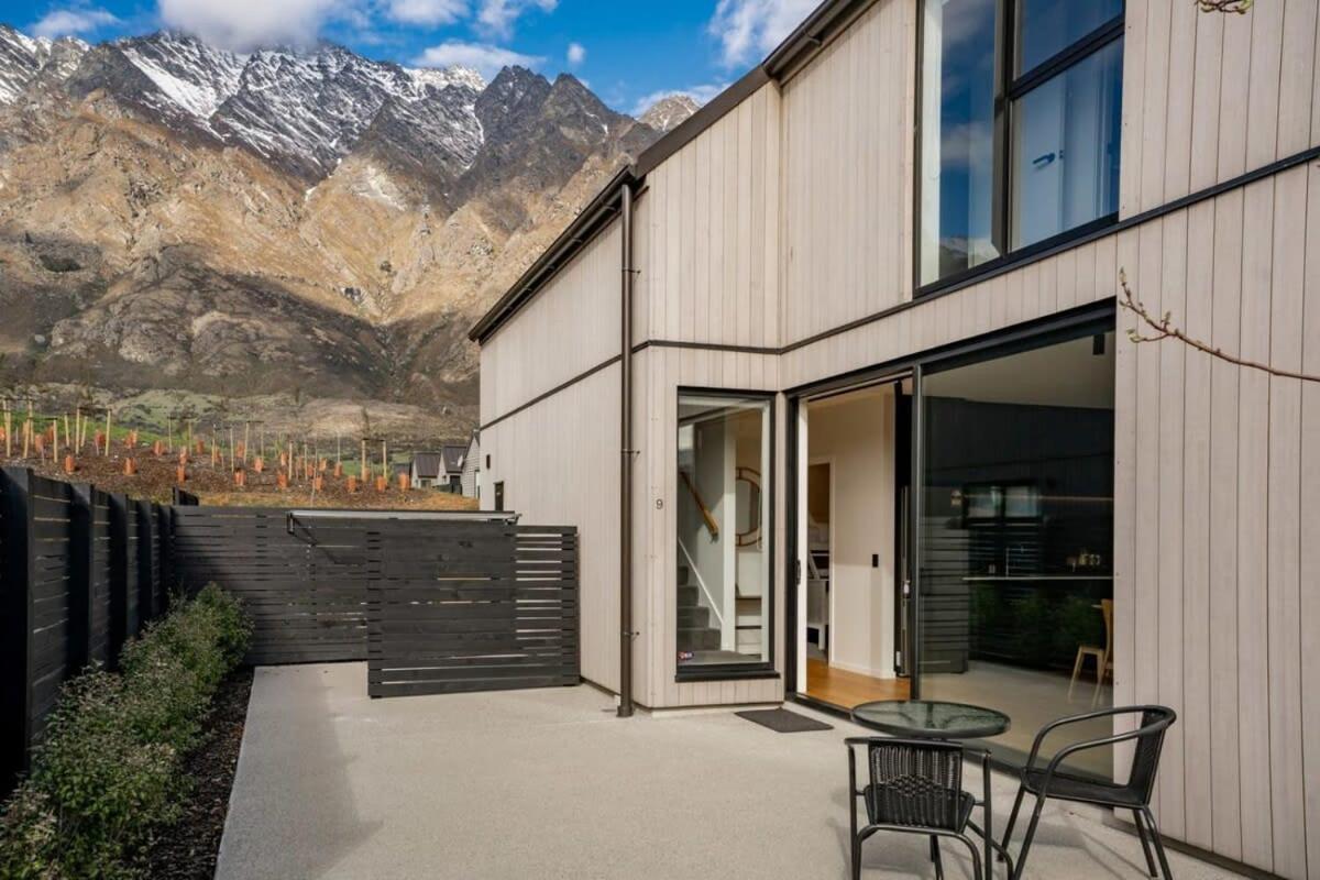 Nestled Below The Remarkables Queenstown Bagian luar foto