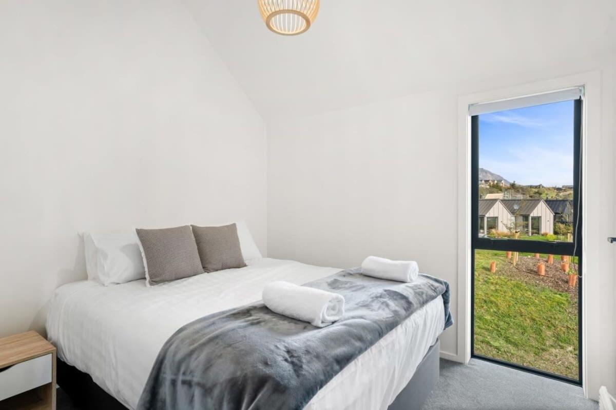 Nestled Below The Remarkables Queenstown Bagian luar foto